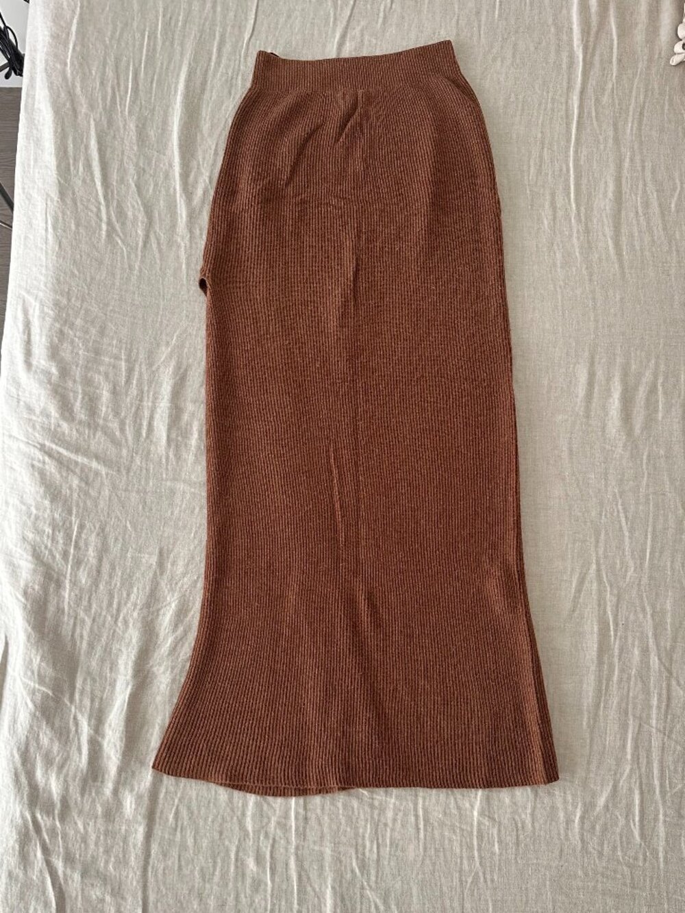 Helmut Lang Brown Cashmere Blend Ribbed Maxi Skirt – Size XS - Picture 3 of 7